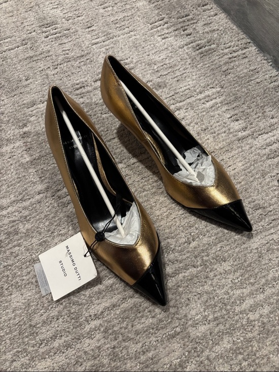 Massimo Dutti Shoes - Massimo dutti Metallic Gold Pointed-Toe Women’s Pumps with Black Cap Toe size 6